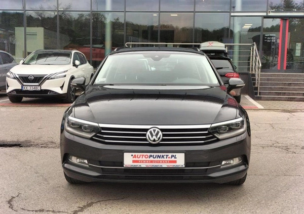 Volkswagen Passat cena 89900 przebieg: 85972, rok produkcji 2019 z Rawicz małe 466